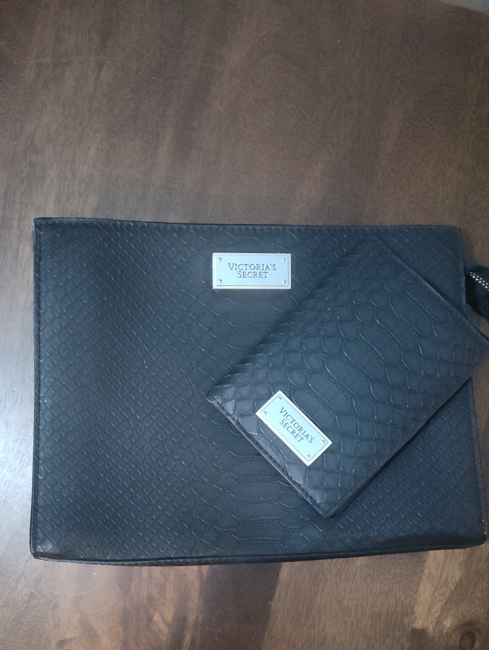 NWOT Victoria Secret Clutch W/Wallet, Black Snake Print